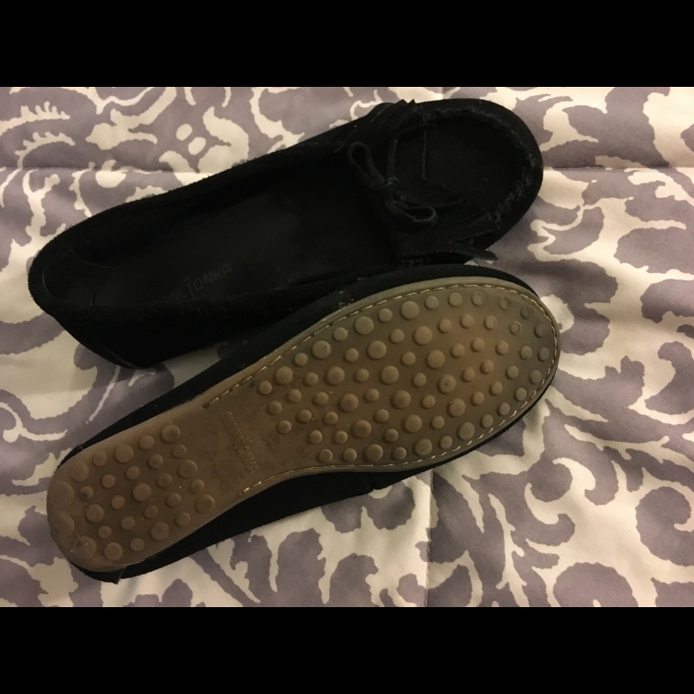 Minnetonka Black size 7